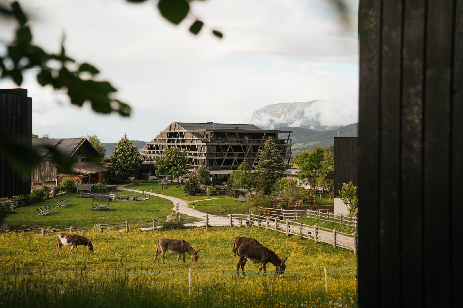 Hotel in den Dolomiten, Green Luxury Hotel Pfösl, im Sommer Hotel in den Dolomiten, Green Luxury Hotel Pfösl, im Sommer